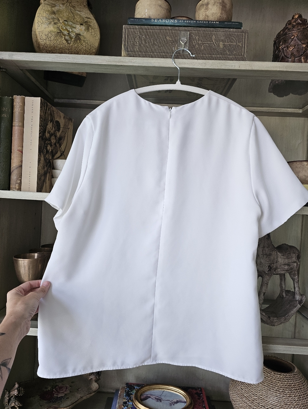 Tiffany's Classic White V-Neck Blouse - Picture 5 of 8